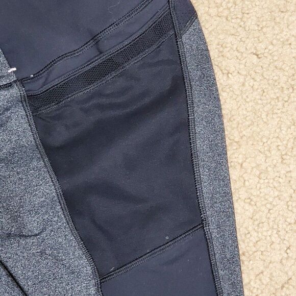 Calia By Carrie Underwood Cropped Leggings Black & Gray Size Small - Picture 7 of 12